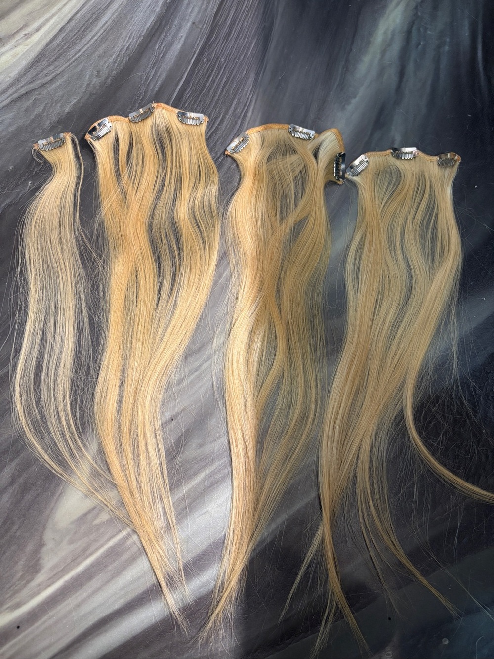 Blonde Clip-In Hair Extensions - Natural Light Blonde 4 pieces 18 inch